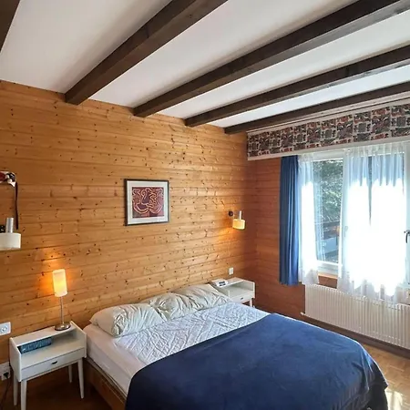 Chalet In With Mountain Views *