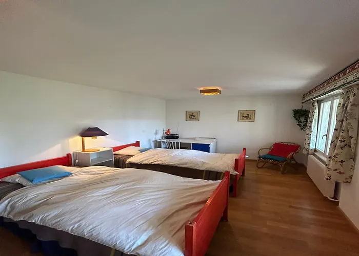 Chalet In With Mountain Views