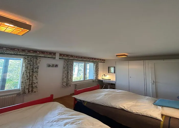 Chalet In With Mountain Views