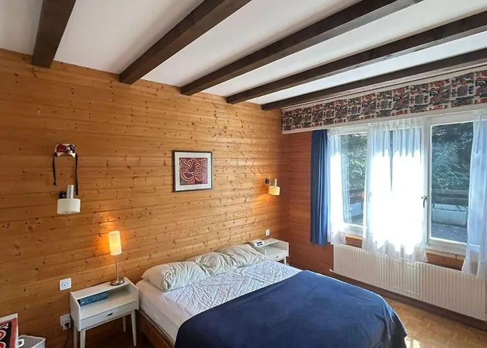 Chalet In With Mountain Views *