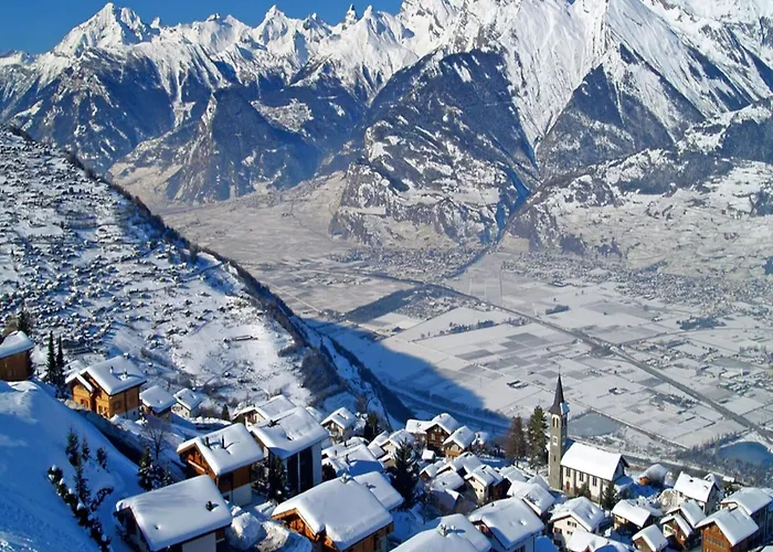 Chalet In With Mountain Views
